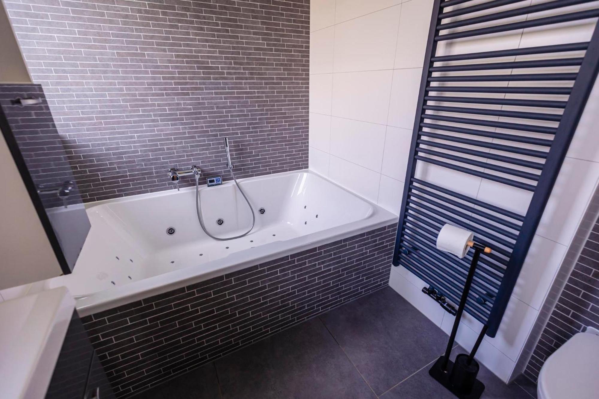 Vakantiepark 't Broeckhuys Hotel Ewijk Kamer foto
